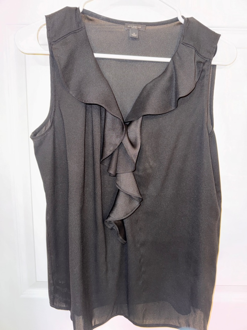 Ann Taylor Black Sleeveless Ruffle V-Neck Camisole